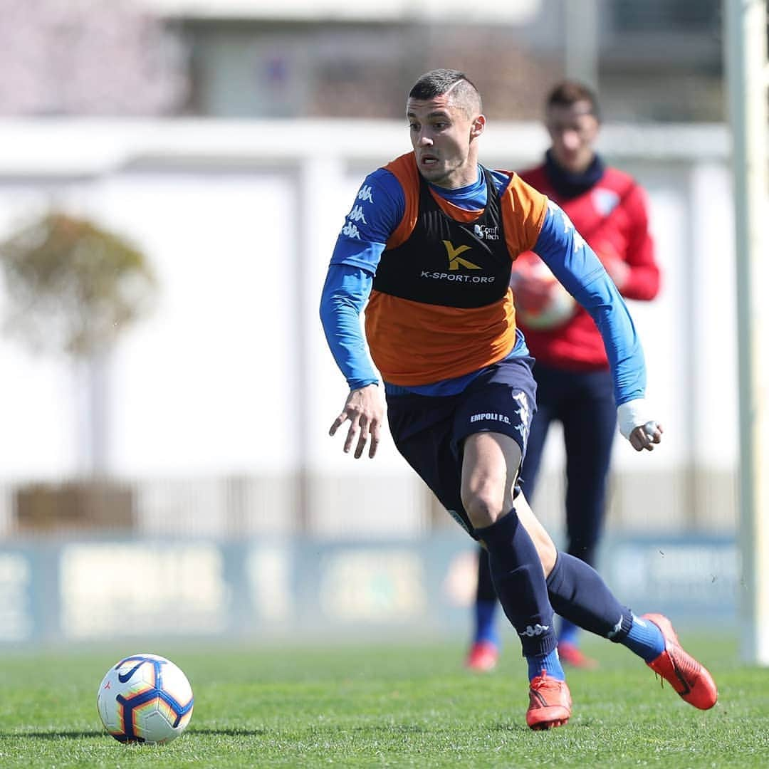 エンポリFCさんのインスタグラム写真 - (エンポリFCInstagram)「Azzurri al lavoro stamani al Castellani; domani pomeriggio l'ultima seduta prima della sfida con il Frosinone 📸」3月15日 22時55分 - empoli_fc_official