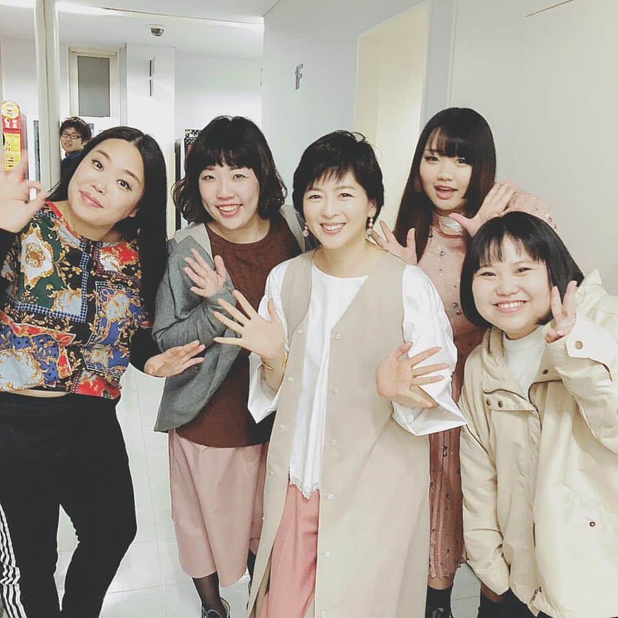 中山忍さんのインスタグラム写真 - (中山忍Instagram)「信江勇ちゃんと再会✨ 99.9-刑事専門弁護士-で共演したの😊 「名医のthe太鼓判」 #信江勇 ちゃん #北村みさき さん #くまりえ さん #大納言光子 さん 肉食ダイエットを頑張ってましたね〜❣️」3月15日 23時06分 - _shinobu_nakayama_