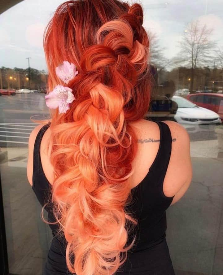 CosmoProf Beautyさんのインスタグラム写真 - (CosmoProf BeautyInstagram)「Big Braids and Vibrant Colors 🧡🌸 ✨ Hair by #COSMOPRO @amandajeank who added volume and texture to her braids by using the NEW @sexyhair #BigSexyHair #Creme2PowderPlay - available now at #cosmoprofbeauty where you are #licensedtocreate. . #repost #sexyhair #braided #braidedstyles #styleartists」3月15日 23時00分 - cosmoprofbeauty