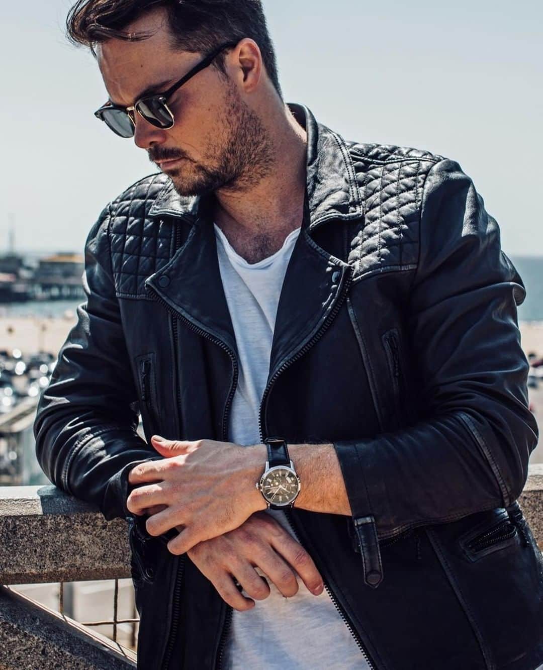 Orient Watchさんのインスタグラム写真 - (Orient WatchInstagram)「Dreaming of warmer weather? Lighten up your winter wardrobe with a classic timepiece and moto jacket.  Spring essentials ⌚✔️✔️#orientstyle ⁣ .⁣ .⁣ #menswear #outfitoftheday #lookbook #menstyle #menwithstreetstyle #styleblogger #streetfashion #fashiondiaries #menwithclass #streetwear #instastyle #lookoftheday #menwithstyle #fashiongram #styleoftheday #mensfashionpost #outfitfromabove #ootdmen #mensstyle #fashionblog #outfitsociety #fashionpost #guyswithstyle #fblogger #bestofstreetwear  #outfitpost #nyfw #nyfwmen⁣」3月15日 23時00分 - orientwatch