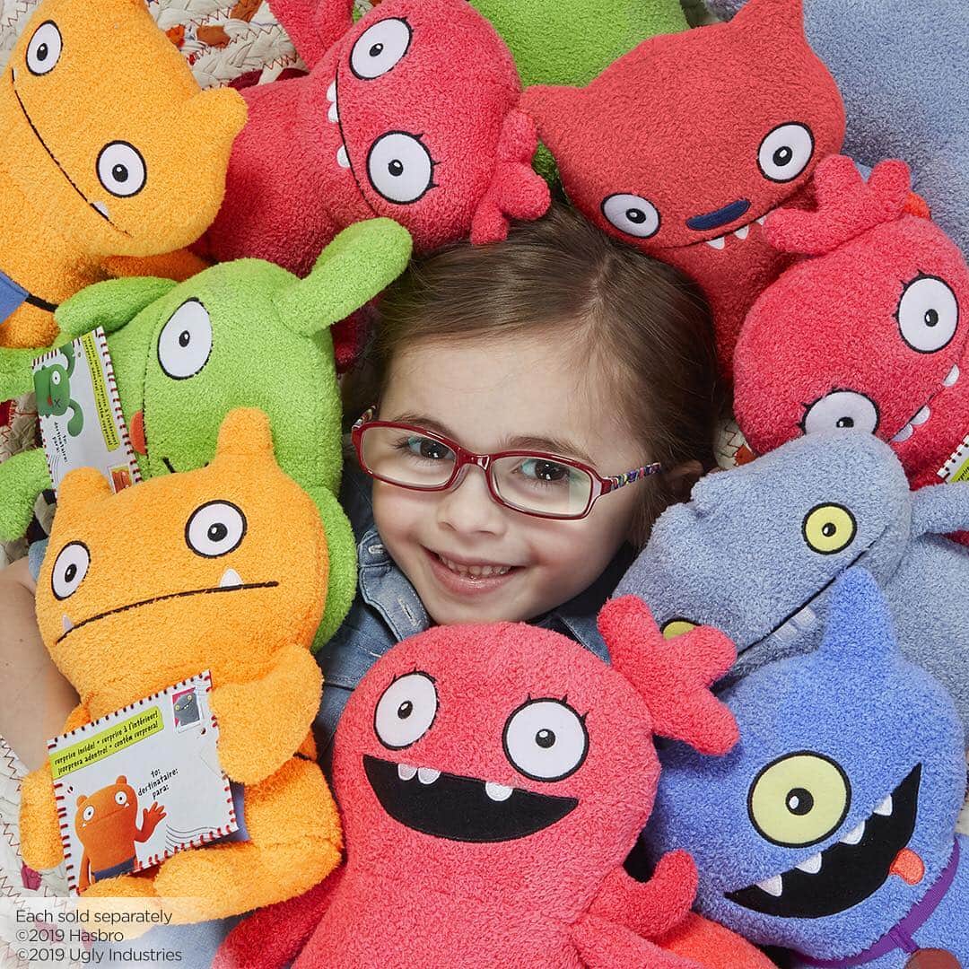 Hasbroさんのインスタグラム写真 - (HasbroInstagram)「Today’s the day - #UglyDolls toys from #Hasbro are here! 🎉 Find these kooky characters and more at most major toy retailers. #UglyDollsMovie」3月15日 23時05分 - hasbro