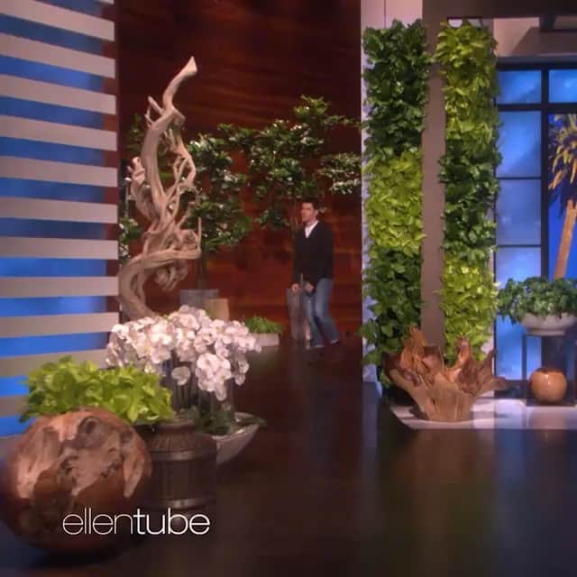 モーガン・キングのインスタグラム：「Me walking into training after missing my teammates for a week. • • • #powerandgraceperformance #teammates #weightlifting #ihavefriends #ellen #bekindtooneanother #heyguys」