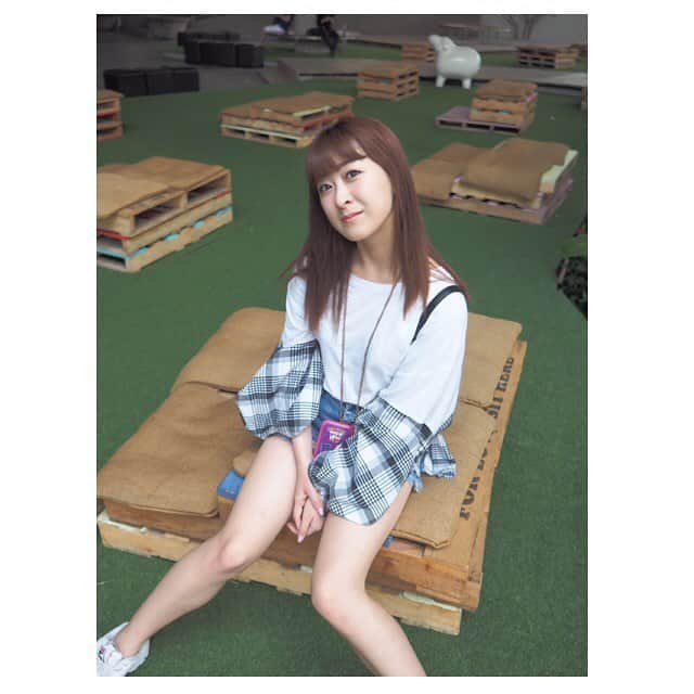 のインスタグラム：「รู้สึก เหมือน จมูก ใหญ่ ขึ้น ปะ!?555 คิด ไป เอง มั้ง🤔  なんか鼻が大きくなった気がする！？笑 気のせい？🤔 #izurinabnk48 #izurina #izutarinabnk48 #izutarina #伊豆田莉奈 #いずりな #bnk48 #welovebnk48」