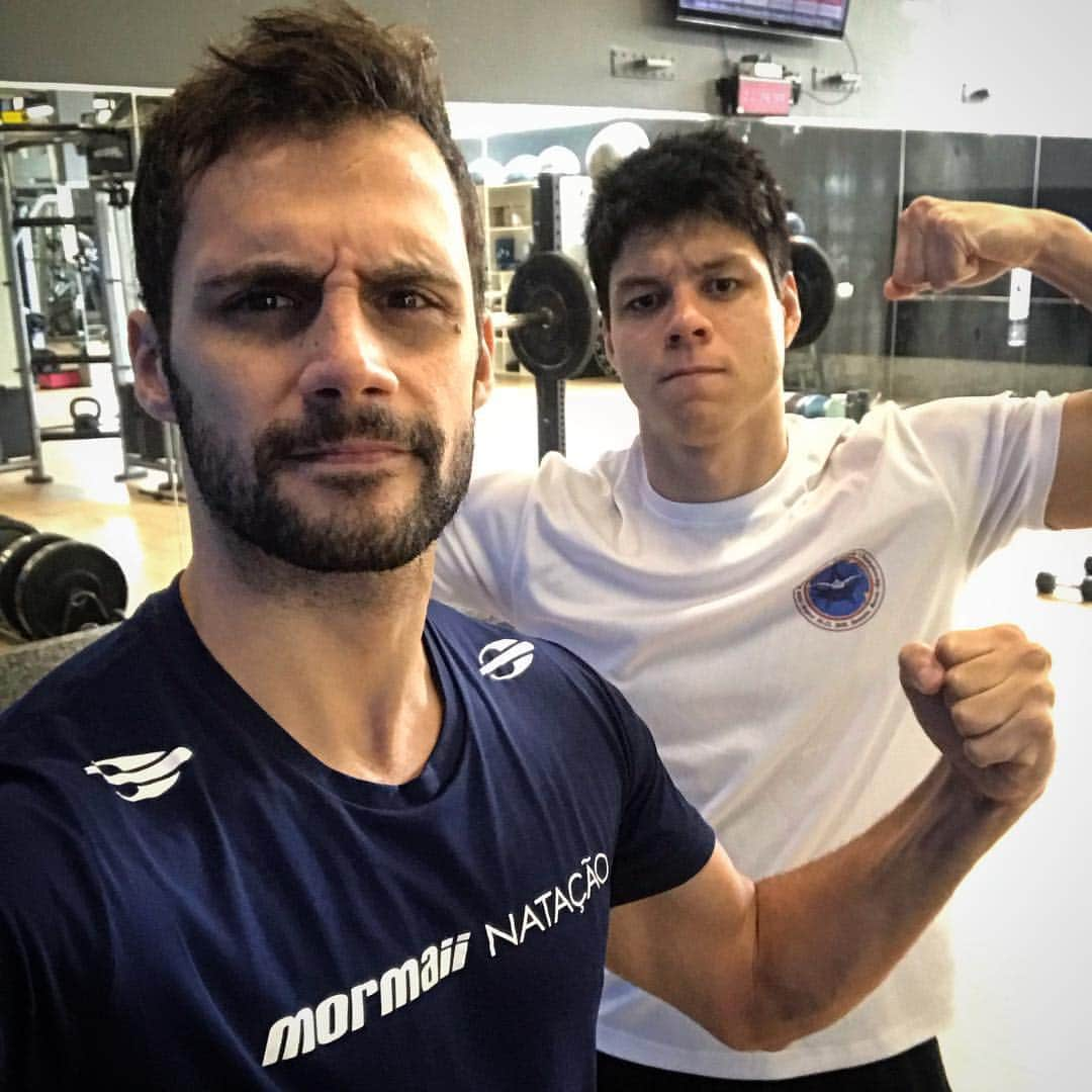 レオナルド・ジ・デウスさんのインスタグラム写真 - (レオナルド・ジ・デウスInstagram)「Sexta sem mimimi!!! 🔥⭐️🏊🏼‍♂️💨💪🏼#workout #swimming」3月15日 23時19分 - leogdeus