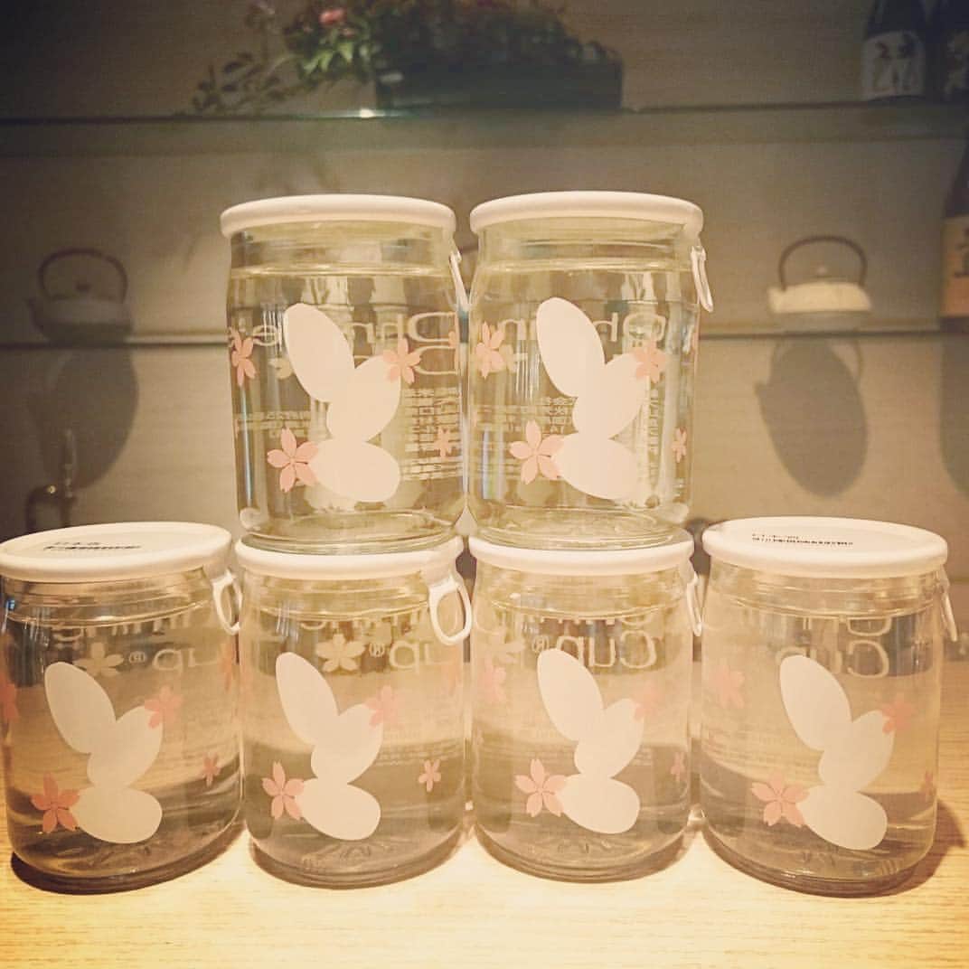 のインスタグラム：「楚々&そそそで春を感じる桜デザインのohmine入荷してます ・ @ohminejp ・ 春を感じる食事と美味しいお酒をご用意してお待ちしております✨ ・ @daikanyamasoso  @somensososo ・ #和食 #代官山 #代官山和食 #代官山グルメ #恵比寿 #恵比寿グルメ #そうめん #そうめんそそそ #somen #japanesefood  #sake #ohmine #大嶺酒造  #桜 #sakura」