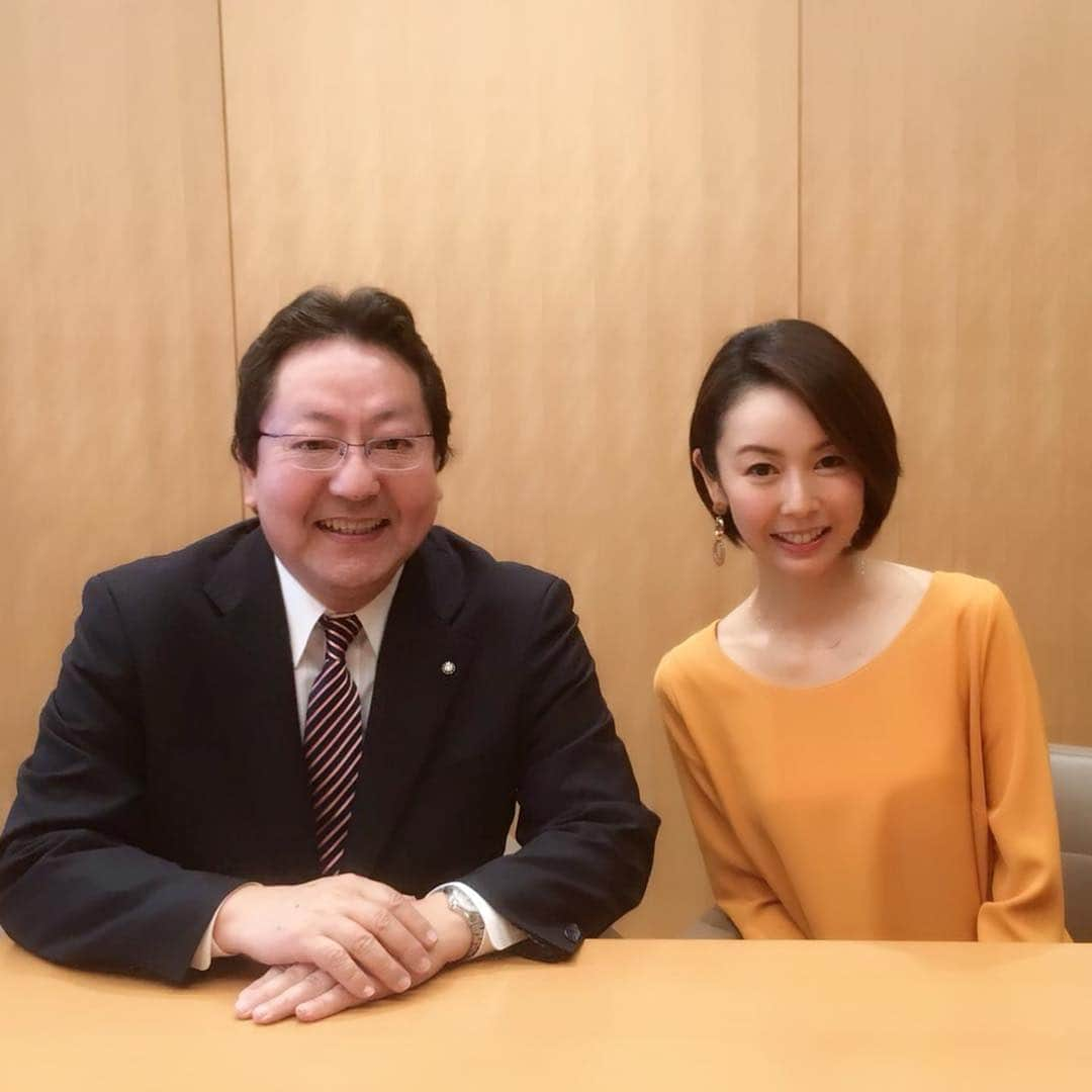 宮崎宣子さんのインスタグラム写真 - (宮崎宣子Instagram)「本日3/15(金)の読売新聞朝刊にて、  関東地方郵便局長会の長谷川会長と対談し、 同会の社会貢献活動について広く知っていただくための紙面企画に出演しました。  郵便局長のそれぞれの特徴を活かした社会活動のことなど、今まで知らなかったことまでたくさんお伺いでき、益々郵便局に対する地域密着の素晴らしさを感じました。 良かったら読んでみて下さい😊 ●掲載エリアは、埼玉、千葉、神奈川、群馬、茨城、栃木、山梨、静岡の計8県になります。  #読売新聞 #朝刊 #読売新聞朝刊 #地域密着 #関東地方郵便局長会 #郵便局 #局長の活動 #頭が下がります #思いやりを感じました #益々郵便局派 #郵便局で記念切手買うのが好き」3月15日 23時30分 - miyazaki_nobuko