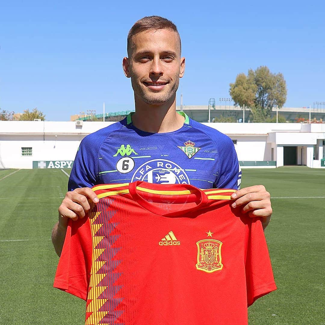 セルヒオ・カナレスさんのインスタグラム写真 - (セルヒオ・カナレスInstagram)「Siempre he querido pensar a lo grande y la llamada de la selección española 🇪🇸 jugando en el @realbetisbalompie es un sueño cumplido. He estado en todas las categorías inferiores de España y ahora voy a disfrutar de la absoluta en el mejor momento de mi carrera. Para mí esta convocatoria significa que nunca hay que rendirse y que si crees en algo, por muchos baches que haya, sacrifícate y pelea por ello!!! ⚽💪👊👍」3月15日 23時41分 - sergiocanalesoficial