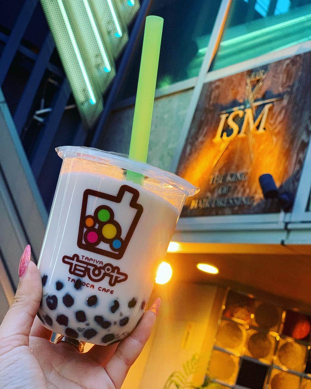 高橋由真さんのインスタグラム写真 - (高橋由真Instagram)「飲みたくなるなる練乳ミルク。 濃厚ミルクに変更するとさらに美味しい😍💕 . . . #タピオカ #練乳ミルク #たぴヤ #ミルクティーとか飲まない #練乳ミルクLOVE #好きになると #一途 #他はいらない」3月15日 23時36分 - yumachi1021
