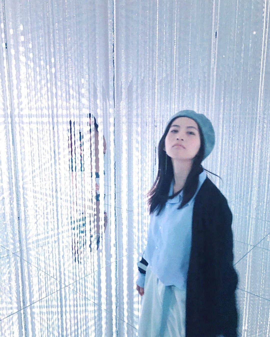 のインスタグラム：「#teamlab  浮かんだ。ぷかぷか。 宇宙の塵の気持ちになって。」