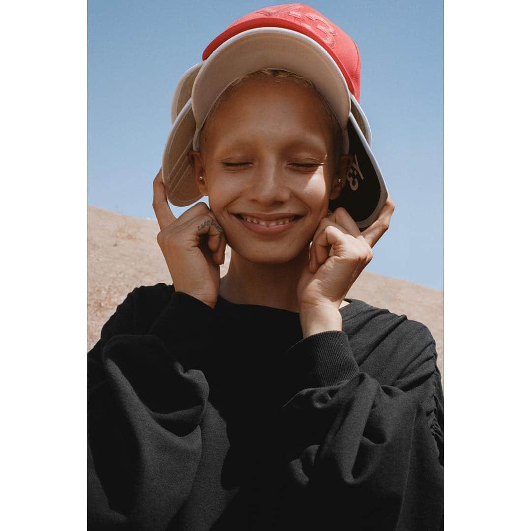 ワイスリーのインスタグラム：「Y-3 Logo Cap and Y-3 Sweatshirt. Swipe for more looks.​ Y-3 Spring Summer 2019.​ 📷: @angelopennetta​  Styling: @haleywollens​ --- ​#adidas #Y3 #YohjiYamamoto ​ Discover the collection at Y-3.com」
