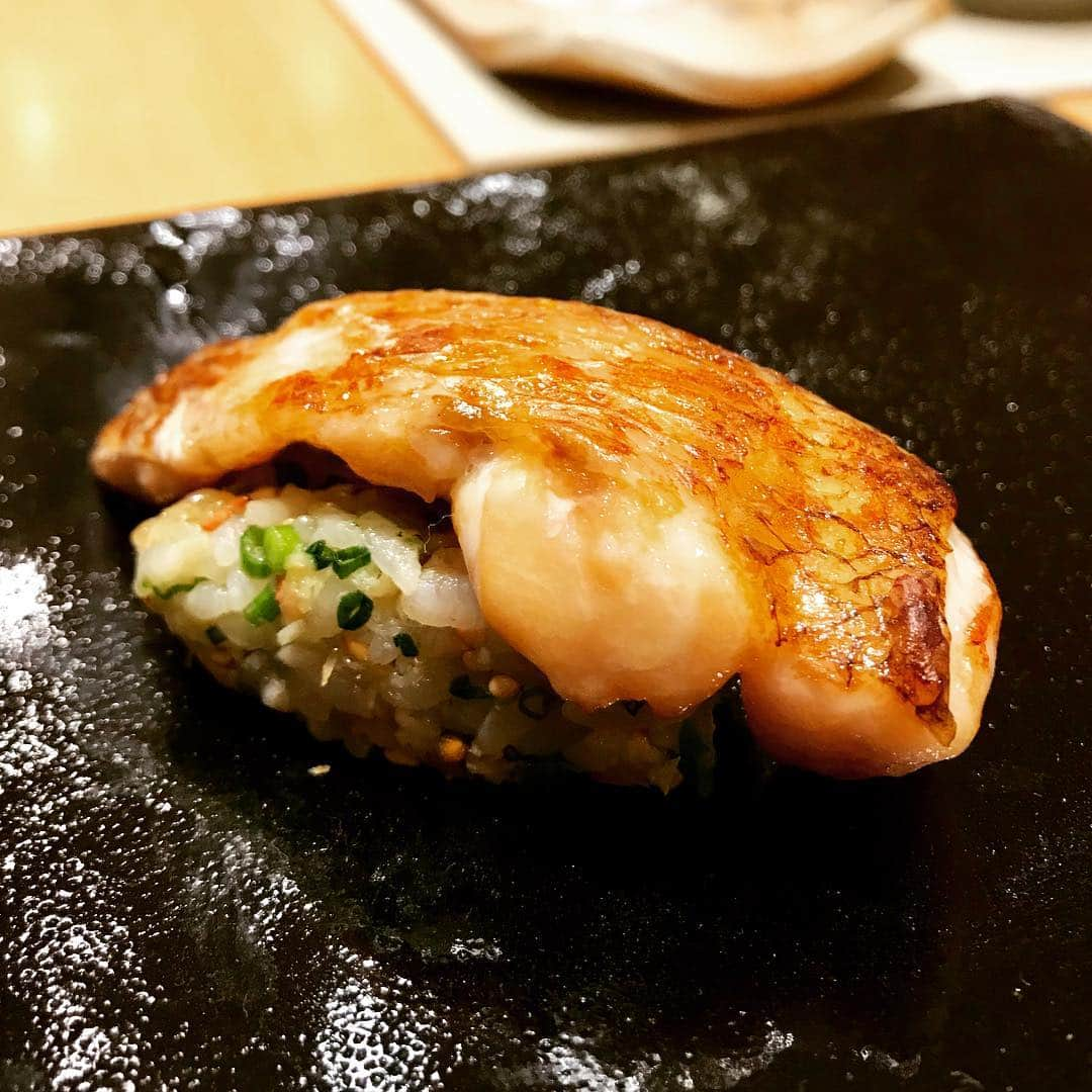 石原夕里朱さんのインスタグラム写真 - (石原夕里朱Instagram)「Dinner♡ #dinner #Nishiazabu #sushi #kaishin #yum #gourmetstagram #food #instafood #nishiazabudinner #tokyoeats #ディナー #西麻布 #鮨 #海心 #お寿司 #のどぐろ #美味しすぎて感動 #とろたくとウニの最強コラボも美味しすぎた #幸せ #また行きたいなぁ #お寿司らぶ #鮨スタグラム #西麻布グルメ #東京グルメ #りぃグルメ東京 #😋 #🍣」3月16日 0時16分 - ri_hannari