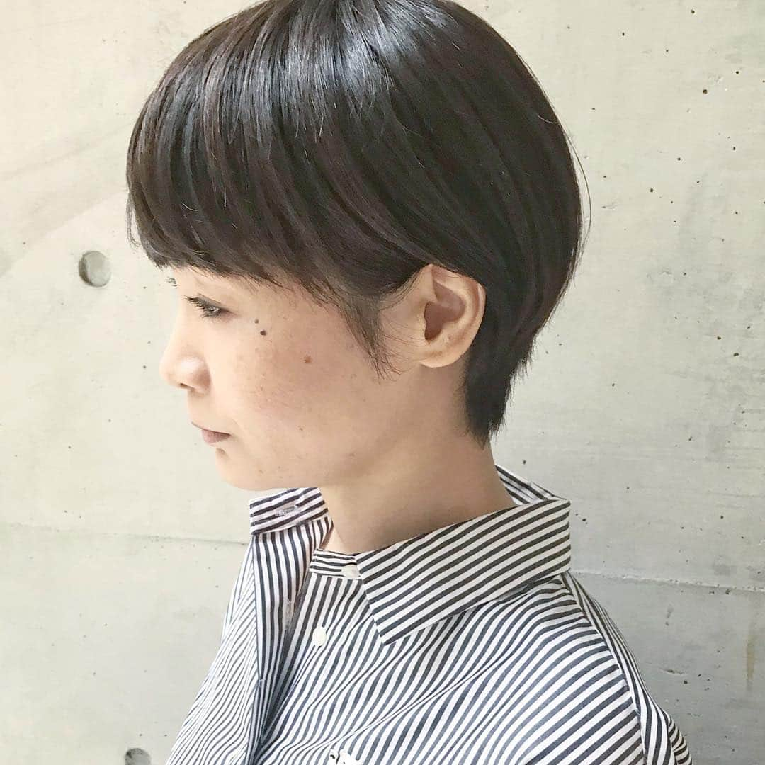 diptyMOILA diptyMOILA さんのインスタグラム写真 - (diptyMOILA diptyMOILA Instagram)「ミニマムショート✨ . . 髪をキレイに色持ちもキープし続けたい方に。。🍀 . メンテナンスカラー+キラスイ ¥7560 . メンテナンスカラー+キラスイ+ミネコラtr ¥18360 . dipty MOILAでカラーをされて30日以内でご来店いただくと . ◎カラー料金が半額👛 ◎キラスイの効果(約１ヶ月)とカラー色持ちキープでキレイが持続✨ ◎すぐに気になる白髪対策にも👍 . @d_hamaoka . . #トリートメント #ツヤ髪 #diptymoila #ディプティモイラ #美容室 #大阪 #心斎橋 #南船場 #ホリスティックカラー #ノンダメージサロン #キラスイ #ミネコラ #外ハネボブ #レイヤー #大人ショート ＃お客様スナップ  #外国人風ハイライトカラー #煌水 #ベージュ #女性スタイリスト #美容学生 #アシスタント募集 #スタイリスト募集 #リクルート #エレクトロン #春カラー」3月16日 0時10分 - diptymoila917