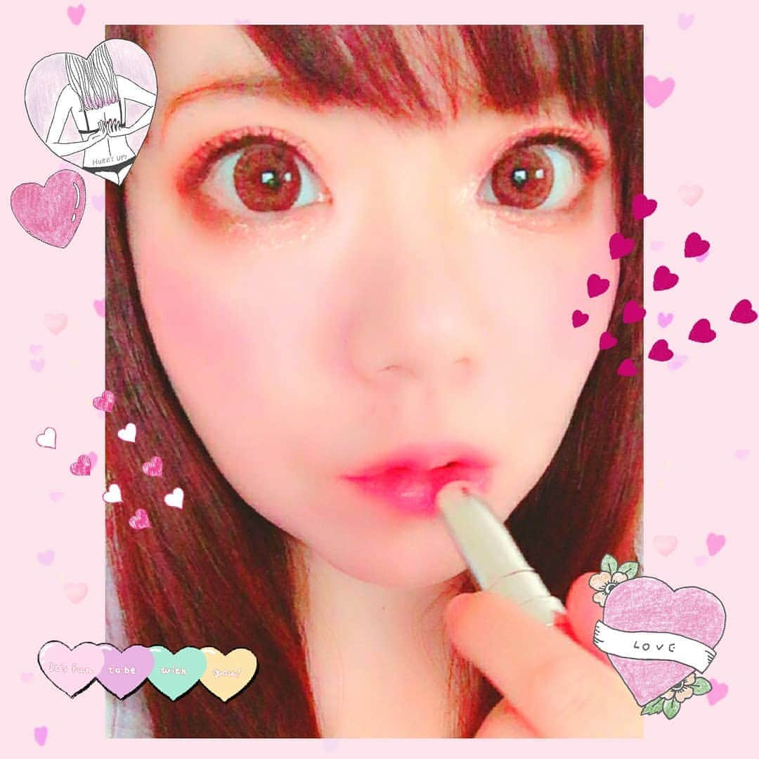 hoshizaki eriさんのインスタグラム写真 - (hoshizaki eriInstagram)「. こんにちは💕🍀🌃 . 今日も書きたいことが色々ありますが まずはコーデをUPします😌✨💗 . ワンピース💗@grl_official  ボアジャケット💗@majesticlegon_official スリッポン👟💗@onitsukatigerjp  ネックレス✨💗@queen.lupis . と いう感じでした(∩´∀`∩)❣️ 楽ちんだけども春っぽい色を使って 大好きなフェミニンスタイルにしたよ💝 . 最近このネックレス率が高いです…♥ 大好きなハート💗で兎に角可愛いし 胸元の開いた服のアクセントになるし プチプラなのに安っぽくないのです💗 ネックレスのアップ画像も載せてますが ハイライトにURLも貼ってあるので 是非ご覧くださいなー(∩´∀`∩)💕🍀 . このネックレス以外にも ヘアアクセや セルカ用レンズなどなど 様々な プチプラアイテムがありお役立ちです🌠 . 撮影📷した場所は 渋谷109 の @morerumignon_furyu です😌🎀🍀 本当にゆめかわいい空間で渋谷に行くと 行きたくなる📷スポットなのですよ💗 因みにやっぱり銀座三越にてGETした  AAA の Nissy💋プロデュースの香水は 可愛らしくて大好きな香りです…♥ . あとは またまた推しコスメ♡ アンバサダー(@bcl_beauty_ambassador )を させて頂いている @bcl_company_official のコスメは やはりかなり！優秀です(*´ω`*)💗 . ①最近はまつエクでなく自まつげなので フロムキッチンのマスカラが大活躍！ ダマにならずにくるんとカールした まつげになるから欠かせません💝 . ②あとは LADITミラーレス ティントルージュ💋💄 私の愛用色はハンサムローズ🌹 です！ ツヤ感があって滑らかにとろける感じに 唇に密着してうるおいがありつつも ティントなので落ちない優れもの❣️ 新色も早く試したいなぁ…🎀💕😆 . 最後に 今日のランチは銀座のカフェで 静かにゆったり過ごせました😌🌠💗 やっぱり銀座、有楽町、丸の内あたりが 最近はとっても好きなのです🎀😘💓 (もちろん港区も良いところです！) . 明日からも頑張りすぎずマイペースに 自分らしくいこうと思います💕🍀🌸 . . #ootd #motd💄 #femininecode #ネックレス  #ルピス  @queen.lupis (v0194) #PR #プチプラアクセサリー #bclビューティーアンバサダー  #推しコスメ #pinkpinkpink💗 #pleaselikeit #likebackalways #followme #followback #相互フォロー  #ゆめかわいい世界観  #girly💗 #銀ブラ🌃 #こんな星の夜は全てを投げ出したってどうしても君に会いたいと思った #スターフィッシュ #오오티디 #맞팔 #팔로미 #뷰티인스타 #인생템 #화장품추천 #메이크업 人気コーデ @woomy.me 💕」3月16日 0時19分 - eriiinyan17