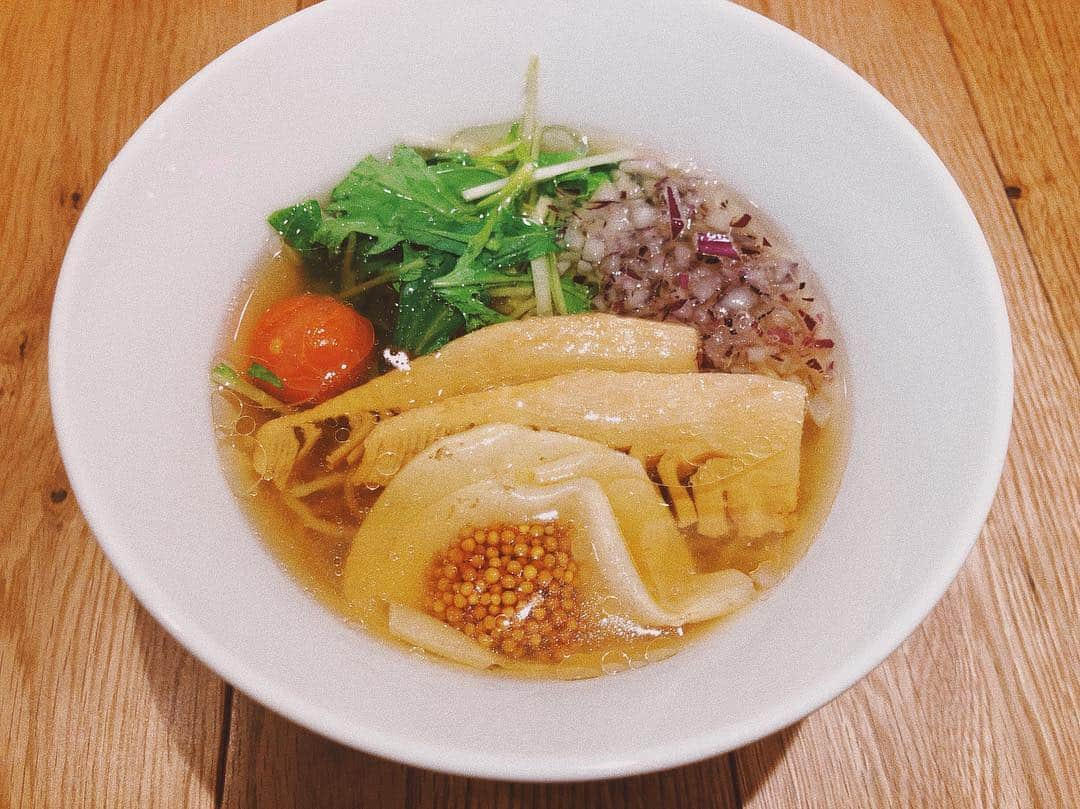 真山りかさんのインスタグラム写真 - (真山りかInstagram)「.﻿ ﻿ 🍜﻿ ﻿ #Laforet﻿ #映え麺﻿ ﻿ #ビーガンラーメン﻿ ﻿ #ドラマ撮影中 ﻿ #ずっと我慢していたので﻿ #久しぶりのラーメンは﻿ #体に優しいやつ #☺️﻿ ﻿ #麺スタグラム﻿ ﻿ #まやまにあ﻿ ﻿ .﻿」3月16日 0時30分 - ma_yama_official