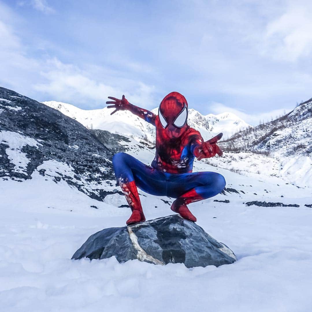 リサ・アンさんのインスタグラム写真 - (リサ・アンInstagram)「Expect the unexpected! A magnificent added element to the adventure! These may be my favorite pics I ever take! Scroll thru & enjoy! Barely looks real but believe me it is! #AlpineAir #spiderman #Alaska」3月16日 0時42分 - thereallisaann