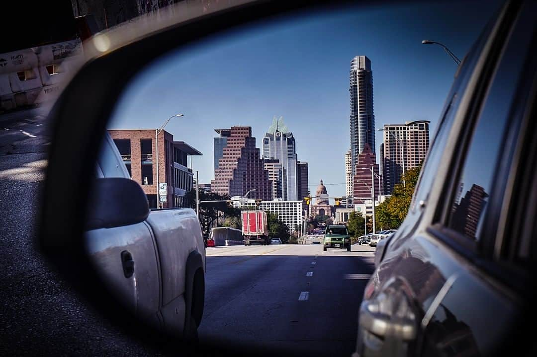 ルフトハンザさんのインスタグラム写真 - (ルフトハンザInstagram)「Driving through Austin’s streets, the city always in our view. #Lufthansa #CityOfTheMonth #Austin」3月16日 0時45分 - lufthansa