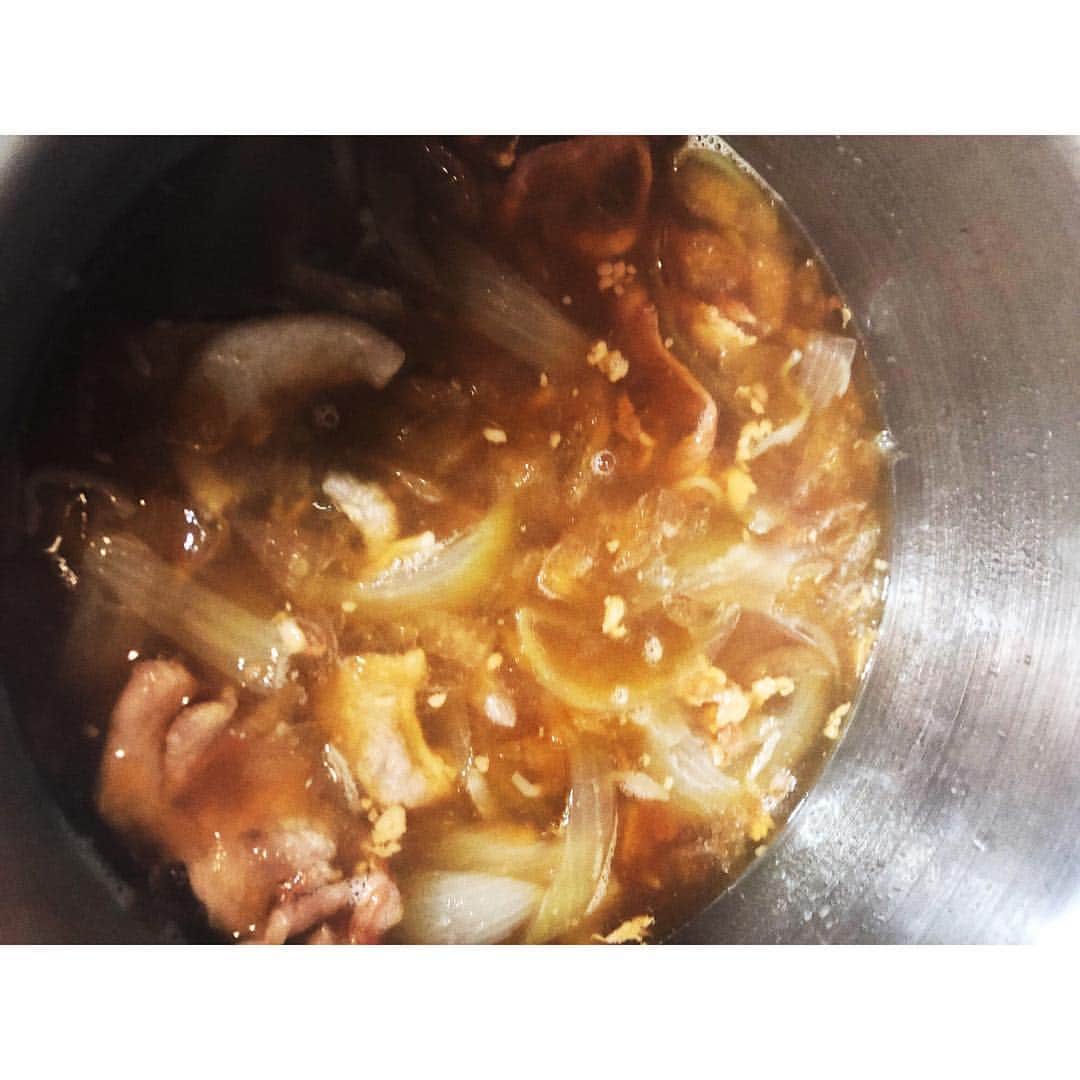 GENKINGの釜飯さんのインスタグラム写真 - (GENKINGの釜飯Instagram)「牛豚丼 . . 冷凍のお肉は、混ぜて煮ちゃう😙 #genkingkitchen」3月16日 0時54分 - genkingkitchen