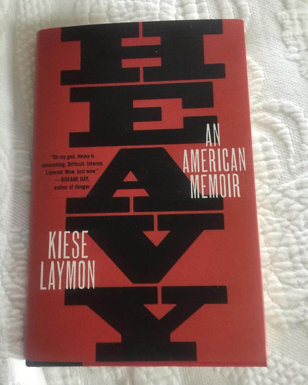 エイミー・セダリスさんのインスタグラム写真 - (エイミー・セダリスInstagram)「When I finish Heavy by @kieselaymon which is fantastic #heavyamemoire I am going to #threelivesandcompanybookstore to buy @andrewrannells new book #toomuchisnotenough I’m such a big fan of his. Reading is fun!! Reading is fundamental」3月16日 1時04分 - amysedaris