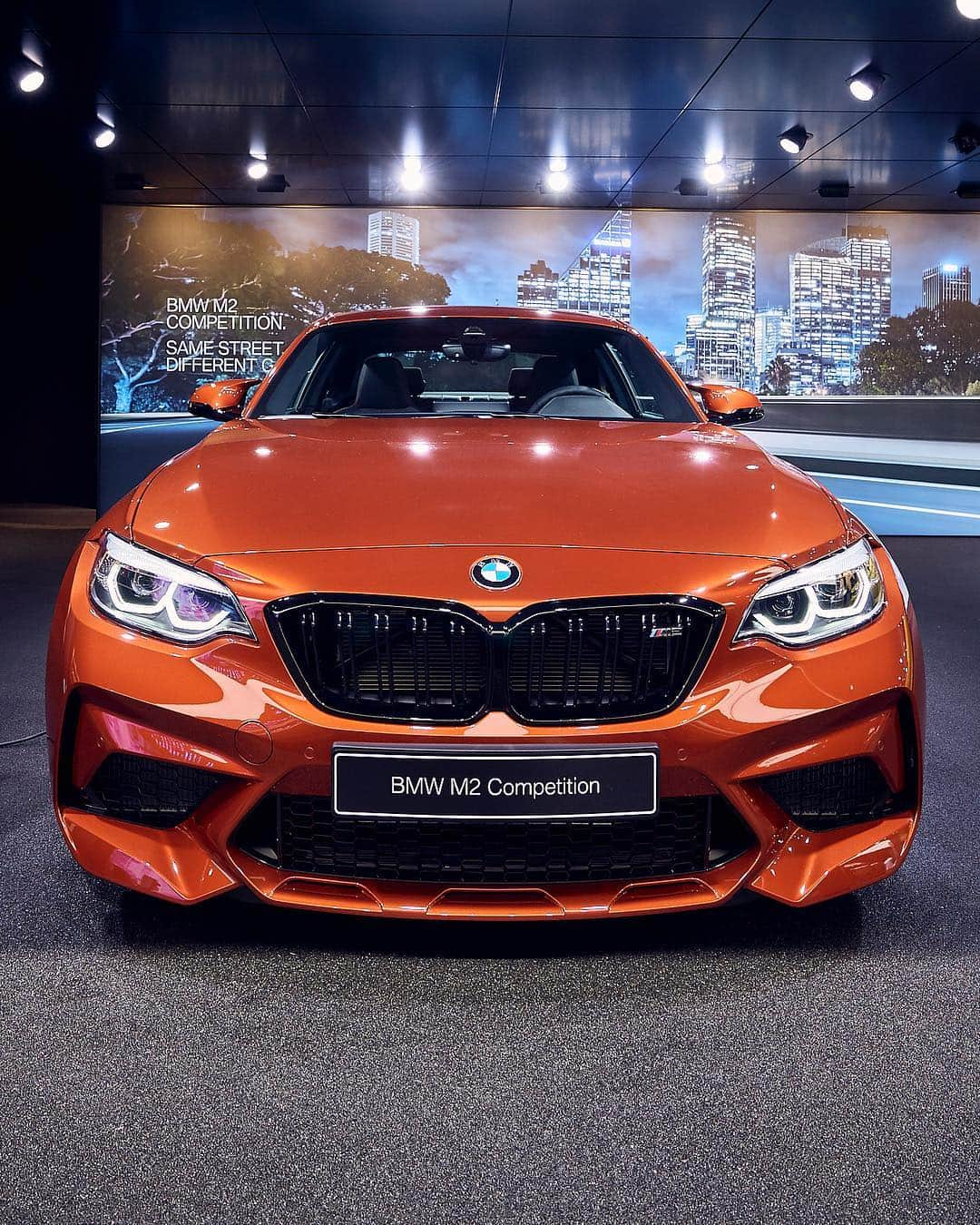 BMWさんのインスタグラム写真 - (BMWInstagram)「M Town is officially a new district in Geneva. The BMW M2 Competition and M5 Competition. #BMW #M2 #M5 #BMWM #M_Town __ BMW M2 Competition: Fuel consumption in l/100 km (combined): 9.8 - 9.0. CO2 emissions (combined) in g/km: 224 - 206.  BMW M5 Competition: Fuel consumption in l/100 km (combined): 10.8 - 10.7. CO2 emissions in g/km (combined): 246 - 243. The values of fuel consumptions, CO2 emissions and energy consumptions shown were determined according to the European Regulation (EC) 715/2007 in the version applicable at the time of type approval. The figures refer to a vehicle with basic configuration in Germany and the range shown considers optional equipment and the different size of wheels and tires available on the selected model. The values are already based on the new WLTP regulation and are translated back into NEDC-equivalent values in order to ensure the comparison between the vehicles. [With respect to these vehicles, for vehicle related taxes or other duties based (at least inter alia) on CO2-emissions the CO2 values may differ to the values stated here.] The CO2 efficiency specifications are determined according to Directive 1999/94/EC and the European Regulation in its current version applicable. The values shown are based on the fuel consumption, CO2 values and energy consumptions according to the NEDC cycle for the classification. For further information about the official fuel consumption and the specific CO2 emission of new passenger cars can be taken out of the „handbook of fuel consumption, the CO2 emission and power consumption of new passenger cars“, which is available at all selling points and at https://www.dat.de/angebote/verlagsprodukte/leitfaden-kraftstoffverbrauch.html.」3月16日 1時05分 - bmw