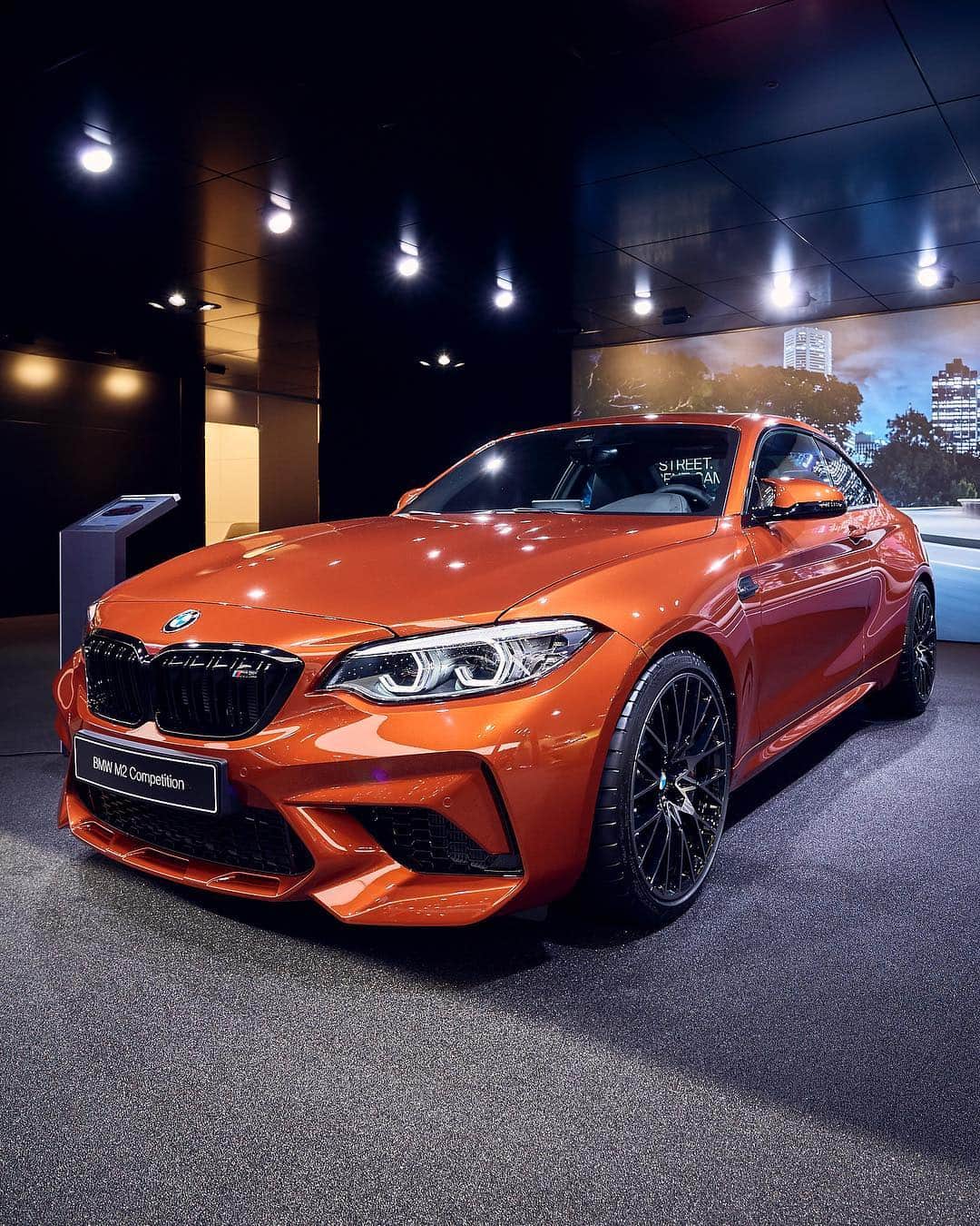 BMWさんのインスタグラム写真 - (BMWInstagram)「M Town is officially a new district in Geneva. The BMW M2 Competition and M5 Competition. #BMW #M2 #M5 #BMWM #M_Town __ BMW M2 Competition: Fuel consumption in l/100 km (combined): 9.8 - 9.0. CO2 emissions (combined) in g/km: 224 - 206.  BMW M5 Competition: Fuel consumption in l/100 km (combined): 10.8 - 10.7. CO2 emissions in g/km (combined): 246 - 243. The values of fuel consumptions, CO2 emissions and energy consumptions shown were determined according to the European Regulation (EC) 715/2007 in the version applicable at the time of type approval. The figures refer to a vehicle with basic configuration in Germany and the range shown considers optional equipment and the different size of wheels and tires available on the selected model. The values are already based on the new WLTP regulation and are translated back into NEDC-equivalent values in order to ensure the comparison between the vehicles. [With respect to these vehicles, for vehicle related taxes or other duties based (at least inter alia) on CO2-emissions the CO2 values may differ to the values stated here.] The CO2 efficiency specifications are determined according to Directive 1999/94/EC and the European Regulation in its current version applicable. The values shown are based on the fuel consumption, CO2 values and energy consumptions according to the NEDC cycle for the classification. For further information about the official fuel consumption and the specific CO2 emission of new passenger cars can be taken out of the „handbook of fuel consumption, the CO2 emission and power consumption of new passenger cars“, which is available at all selling points and at https://www.dat.de/angebote/verlagsprodukte/leitfaden-kraftstoffverbrauch.html.」3月16日 1時05分 - bmw