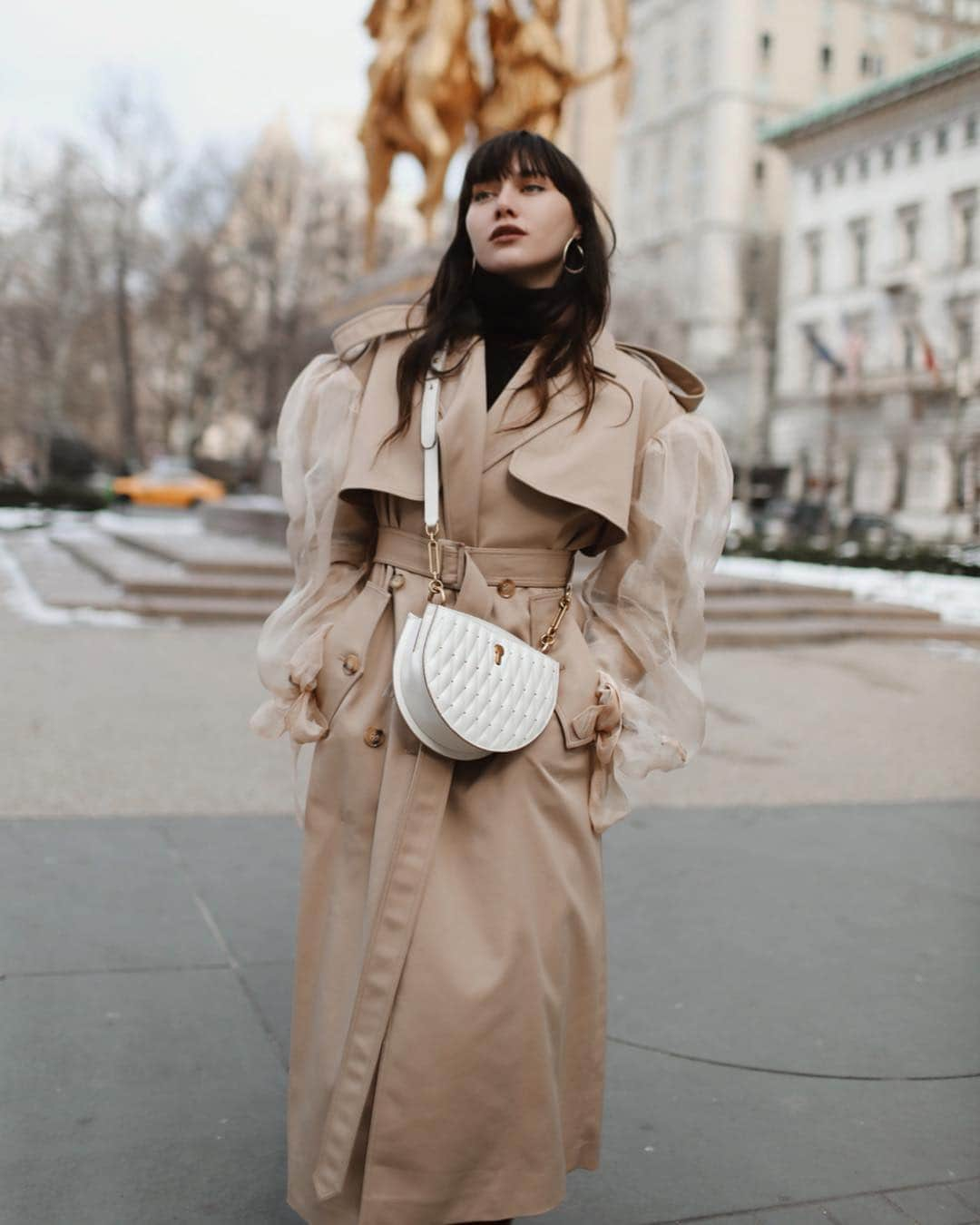 ナタリー・スアレスさんのインスタグラム写真 - (ナタリー・スアレスInstagram)「Meet my uptown buddy, the new @Bally Cecyle bag. Cuter, prettier, and fresher than ever. I take it everywhere with me, even all the way uptown. Want to know my secret? I like to visit the Plaza and pretend that I live there sometimes. Heading there right now actually. Only Cecyle knows my other secrets. #DearCecyle #BALLYCOLLECTIVE #BALLY -> NEW on NATALIEOFFDUTY.COM」3月16日 1時16分 - natalieoffduty