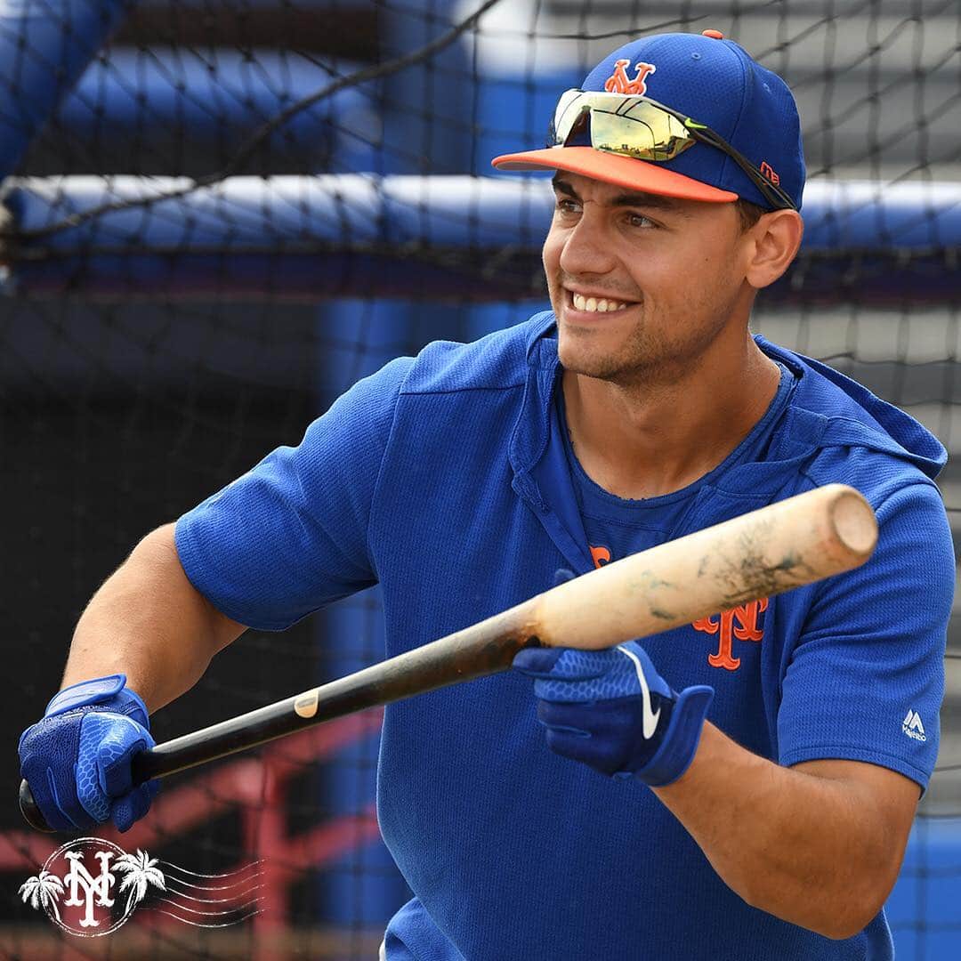 ニューヨーク・メッツさんのインスタグラム写真 - (ニューヨーク・メッツInstagram)「A smile as sweet as his swing 😃. What is there not to love about @mconforto8? #Mets #LGM」3月16日 1時21分 - mets