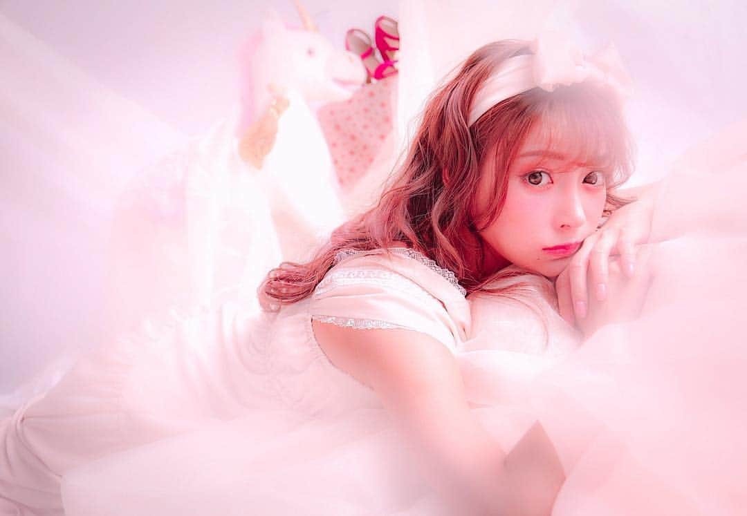 明日花キララのインスタグラム：「おやすみ💒🍬」