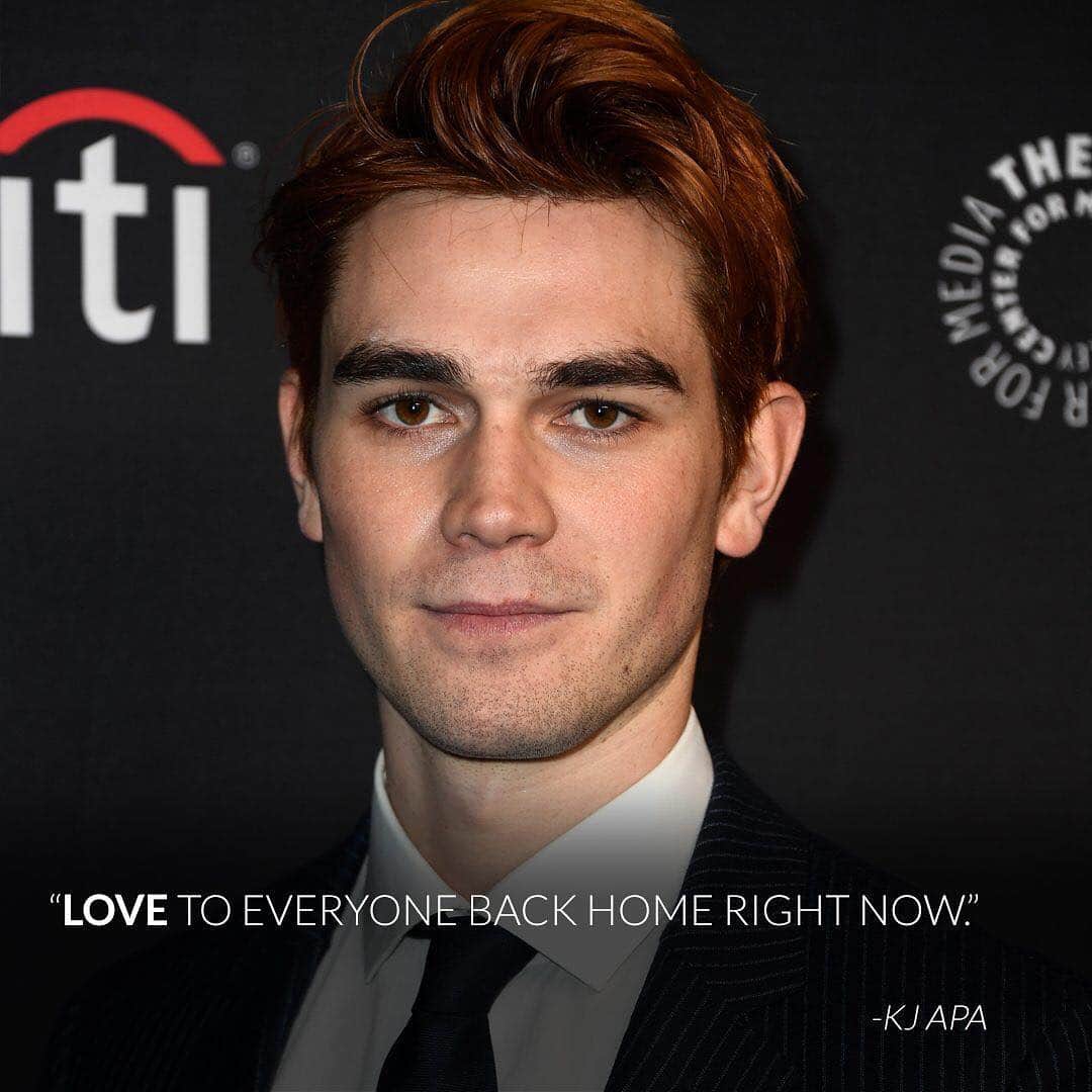 E! Onlineさんのインスタグラム写真 - (E! OnlineInstagram)「KJ Apa is sending his love to New Zealand amid the mosque shooting. ❤️ (📷: Getty Images)」3月16日 1時38分 - enews