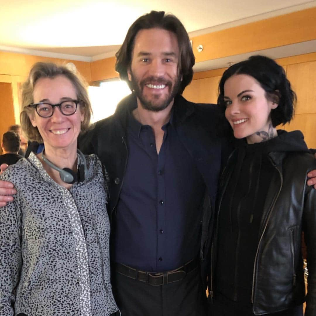 ジェイミー・アレクサンダーさんのインスタグラム写真 - (ジェイミー・アレクサンダーInstagram)「All new #Blindspot TONIGHT! Favorite episode so far. 😍 Was so wonderful to get to work with my favorite human, @tommypelphrey and our incredible director, Martha Mitchell 😍Tune in 8/7c on #NBC 🔥💥」3月16日 1時40分 - jaimiealexander