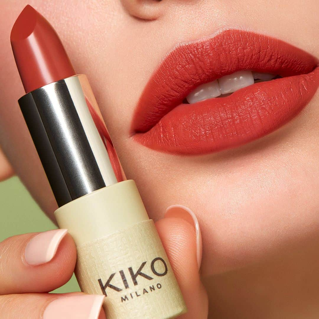 KIKO MILANOさんのインスタグラム写真 - (KIKO MILANOInstagram)「Rich colour, extreme comfort, enriched with almond & castor oil 🌱 Your new go-to matte is here! Discover #KIKOGreenMe in stores & online.  New Green Me Matte Lipstick 103」3月16日 1時51分 - kikomilano