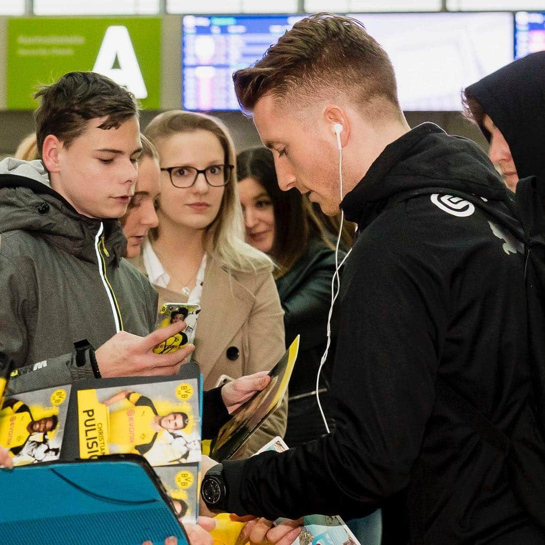 ボルシア・ドルトムントさんのインスタグラム写真 - (ボルシア・ドルトムントInstagram)「🛫 Off to #Berlin!  #BSCBVB #BVB #BorussiaDortmund #Bundesliga」3月16日 2時02分 - bvb09