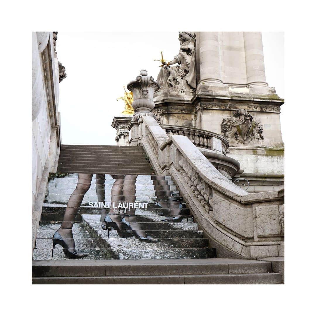サンローランさんのインスタグラム写真 - (サンローランInstagram)「THE EDWIGE - SUMMER 19 PARIS - PONT ALEXANDRE III #YSL21 by ANTHONY VACARELLO PHOTOGRAPHED by JUERGEN TELLER ⠀⠀⠀⠀⠀⠀⠀⠀⠀ #YSLSUMMER19 #YSL #SaintLaurent #YvesSaintLaurent @anthonyvaccarello」3月16日 2時01分 - ysl
