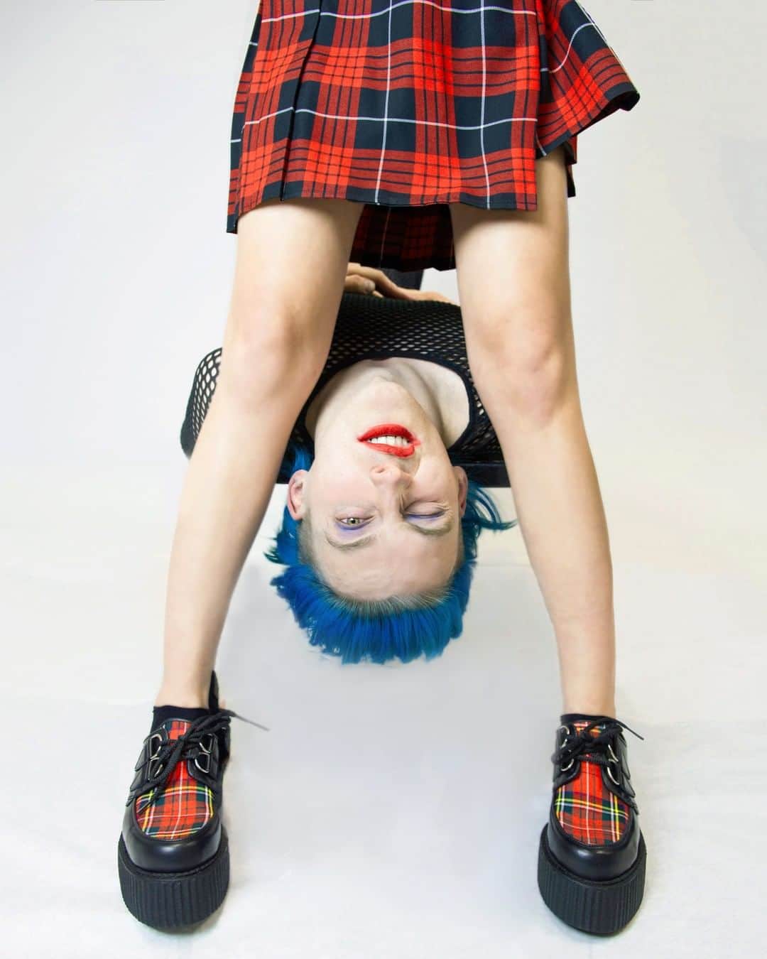 のインスタグラム：「The Original Wulfrun Creeper- this version in black leather with Stewart Tartan apron is available from the London store and online ⁣ ⁣ ⁣ ⁣ #UndergroundEngland #UndergroundShoes #UndergroundCreeper #WulfrunCreeper #Creepers #Underground #Wulfrun #OriginalCreeper」
