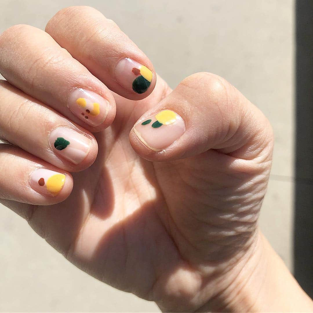 フリーディアさんのインスタグラム写真 - (フリーディアInstagram)「Late night #nailart fun with my original @orlycolorlabs #dinogreen and mustard ! #manicure #artsy #nails #orly 夜遅くにネイルアートしてみた！」3月16日 2時26分 - friediamn