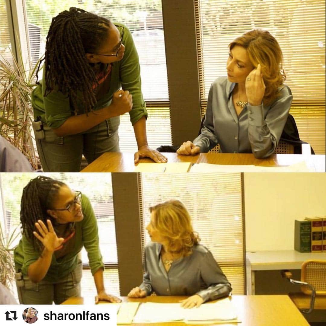 シャロン・ローレンスさんのインスタグラム写真 - (シャロン・ローレンスInstagram)「LeaningIn to @ava 😉 #Repost @sharonlfans  #fbf ❤️ #middleofnowhere Check our this film, you will love it! #femalefilmmakerfriday#femalefilmmaker」3月16日 2時32分 - sharonelawrence