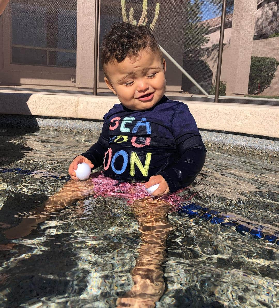 ショウン・トンプソンさんのインスタグラム写真 - (ショウン・トンプソンInstagram)「Are you ready for the weekend because I’m already here for it! 🏊‍♂️ #friday #weekend #swim #toddler」3月16日 3時03分 - shaunt