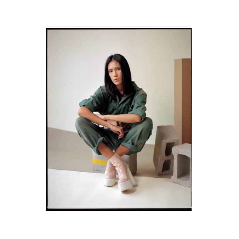 金原杏奈のインスタグラム：「@pictonmag ⚡️🖤⚡️」
