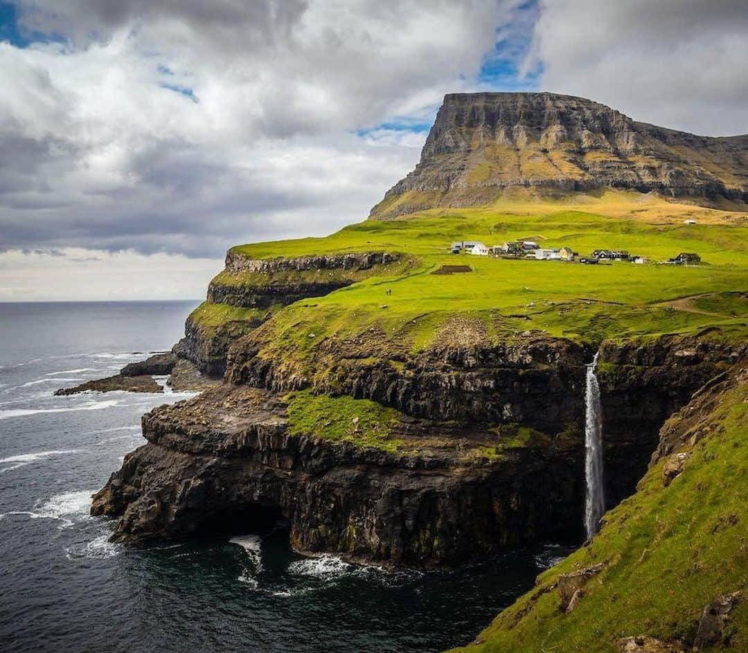 Lonely Planetさんのインスタグラム写真 - (Lonely PlanetInstagram)「This weekend's #lpinstatakeover is from #travel photographer and #lpPathfinders member @LolaAkinmade, who will be sharing images from her recent trip to the Faroe Islands. – 'The first time I saw a photo of Gásadalur village and its iconic Múlafossur waterfall, which plunges into the raging North Atlantic against a pre-historic looking backdrop, I knew I had to visit the Faroe Islands, and it became a matter of 'when', not 'if'!' – @LolaAkinmade Keep an eye on our feed this weekend for more of Lola's shots!」3月16日 3時00分 - lonelyplanet