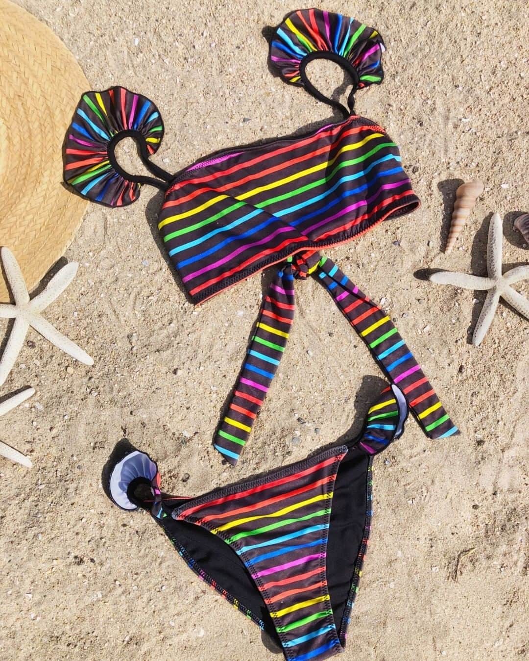 チェイサーさんのインスタグラム写真 - (チェイサーInstagram)「Summer is coming☀️ look cute in this rainbow bikini!😍👙 #chaserbrand ⠀」3月16日 3時02分 - chaserbrand
