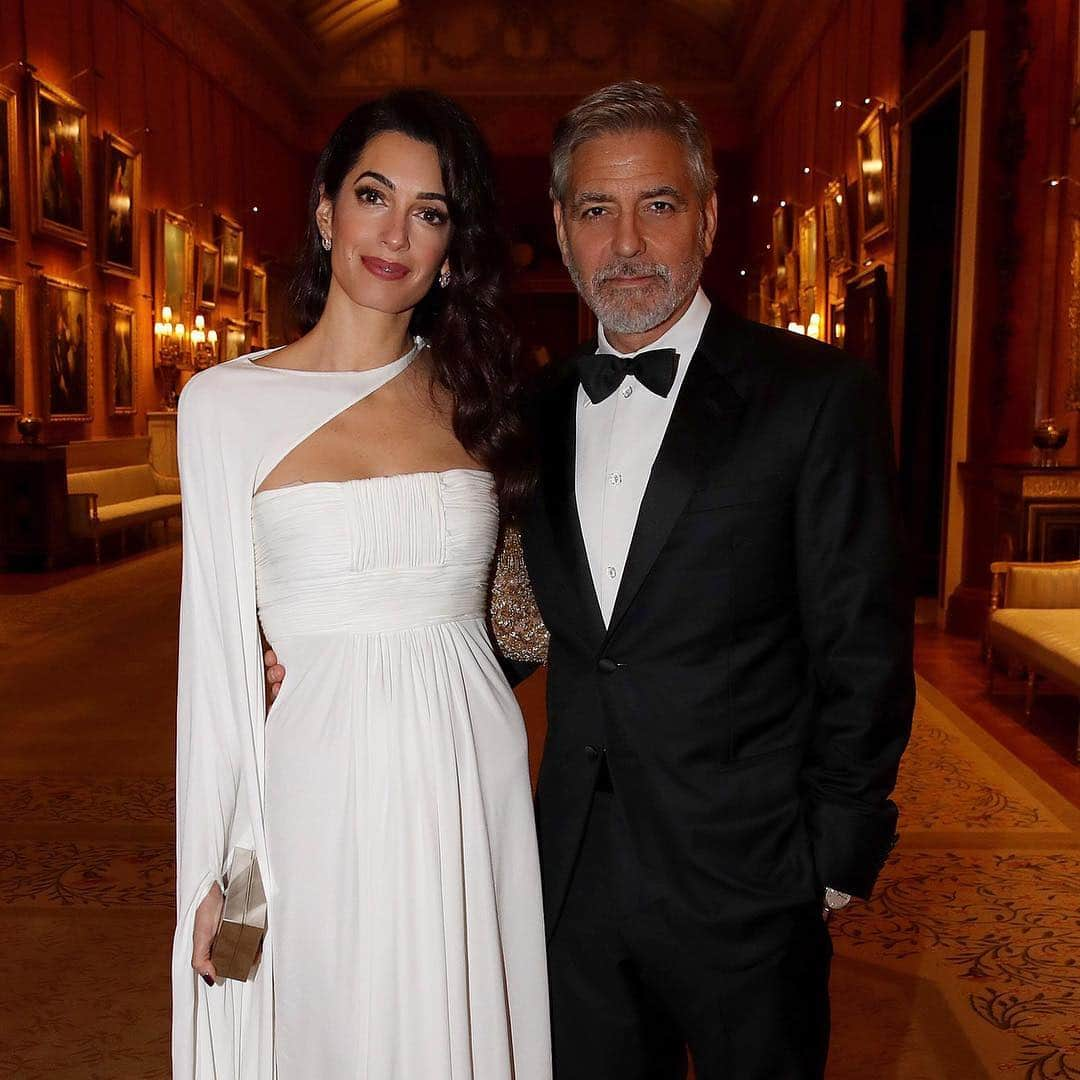 シャーロット・ティルベリーさんのインスタグラム写真 - (シャーロット・ティルベリーInstagram)「My mesmerisingly beautiful friend #AmalClooney at Buckingham Palace for The Prince of Wales dinner this week 💋💄✨♥️ Makeup by #TeamTilbury using #CharlotteTilbury, wearing a vintage couture dress by Jean-Louis Scherrer’s.」3月16日 3時16分 - charlottetilbury