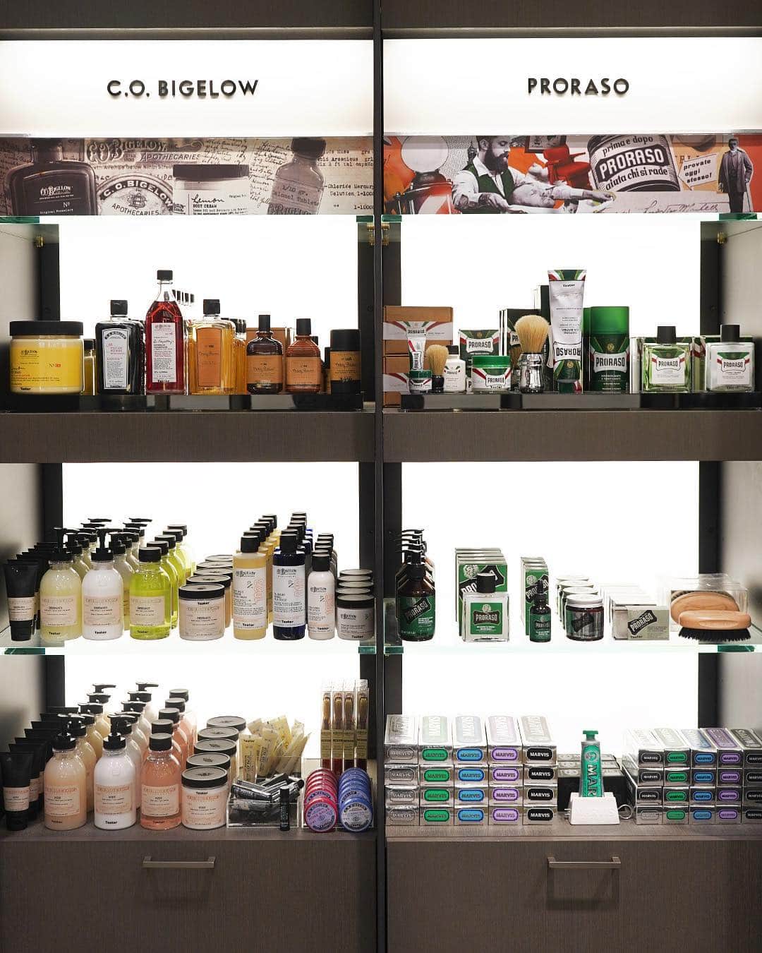 C.O. Bigelowさんのインスタグラム写真 - (C.O. BigelowInstagram)「We just launched at the 🆕 @neimansnyc at Hudson Yards! 🗽Gentlemen, come celebrate with our resident barber @smarcelle247 today through Sunday (12-7 PM daily)! 🎉 Enjoy a complimentary Italian Barber Facial with any purchase from #COBigelow, @prorasousa, or @marvis_usa! Meet us on the 6th Floor 💈」3月16日 3時42分 - cobigelow