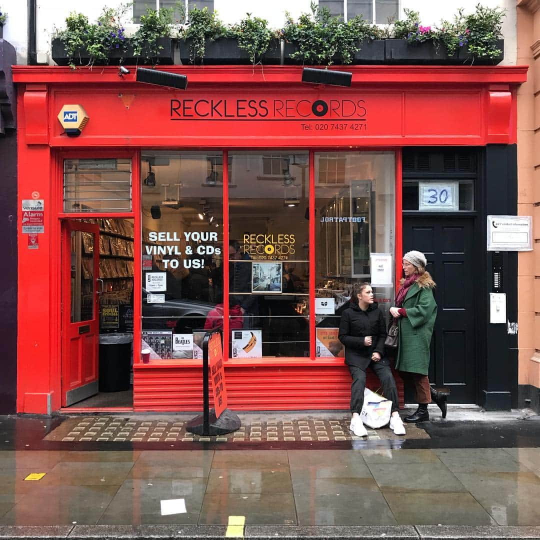 山本宇一さんのインスタグラム写真 - (山本宇一Instagram)「london shop」3月16日 3時45分 - uichiyamamoto