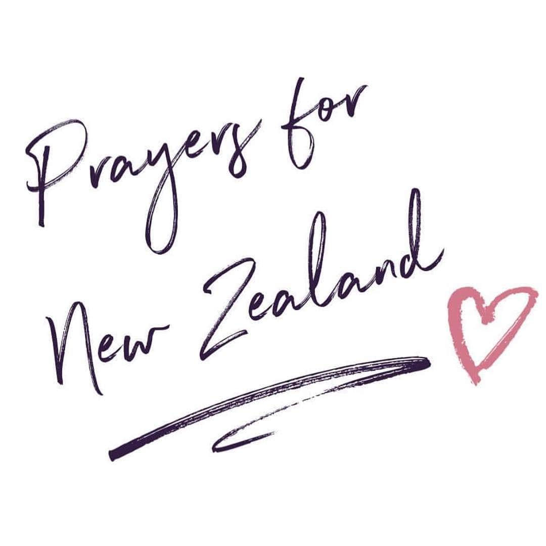 クリス・ジェンナーさんのインスタグラム写真 - (クリス・ジェンナーInstagram)「My heart is with New Zealand and the Muslim community today. Praying for the victims and their families. 💔」3月16日 3時45分 - krisjenner