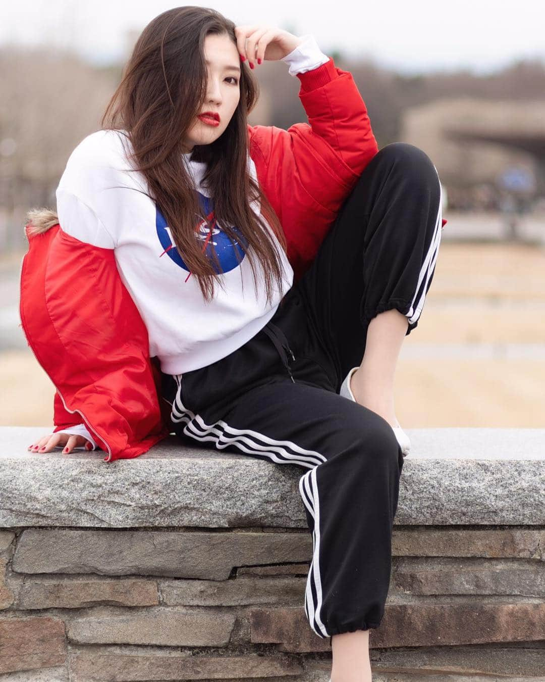 松丘雪那さんのインスタグラム写真 - (松丘雪那Instagram)「. NASA 🌍🌎🌏 ストリートにハイヒール☺️ . . . . . #model #me #streetfashion #japanesemodel #influencer #cool #makeup #hairstyle #nasa #ファッション #モデル #タレント #ナサ #アディダス #古着 #ストリートファッション #ストリート系女子 #メイク #美容 #コスメ #インフルエンサー #作品撮り #韓国ファッション #被写体 #松丘雪那」3月16日 4時09分 - yukina.23na