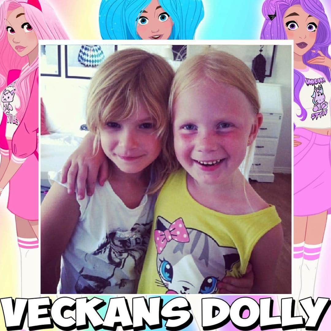 ドリー・スタイルさんのインスタグラム写真 - (ドリー・スタイルInstagram)「Veckans Dolly är: @bella.07_fkk Stort grattis💖 Vill du bli nästa veckas Dolly? Lägg ut en bild på dig själv och tagga #dollycolorfriday, ni kan uppdatera hela veckan. Vi kollar igenom alla bilder, varje vecka. Puss & Lycka till!  #dollystyle 💗💙💜Man behöver inte ha peruk eller Dolly Style-kläder för att vara med! • [ Do you want to be the next "Dolly of the week"? Just post a picture of you and hashtag #dollycolorfriday, good luck!] 💗💙💜#dollystyle #weloveyou」3月16日 4時11分 - dollystyle