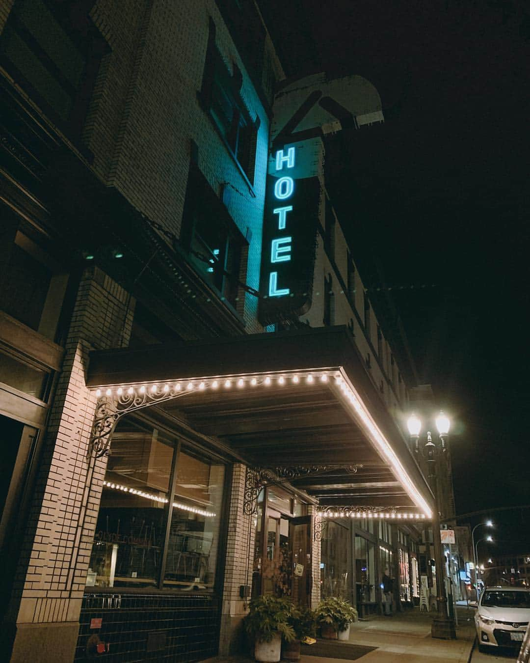 チェ・スルギさんのインスタグラム写真 - (チェ・スルギInstagram)「. Portland 🇺🇸 . . Powell's book  Ace Hotel . . 미국 보다는 유럽의 감성이  더 묻어나는  포틀랜드」3月16日 4時14分 - angel9028