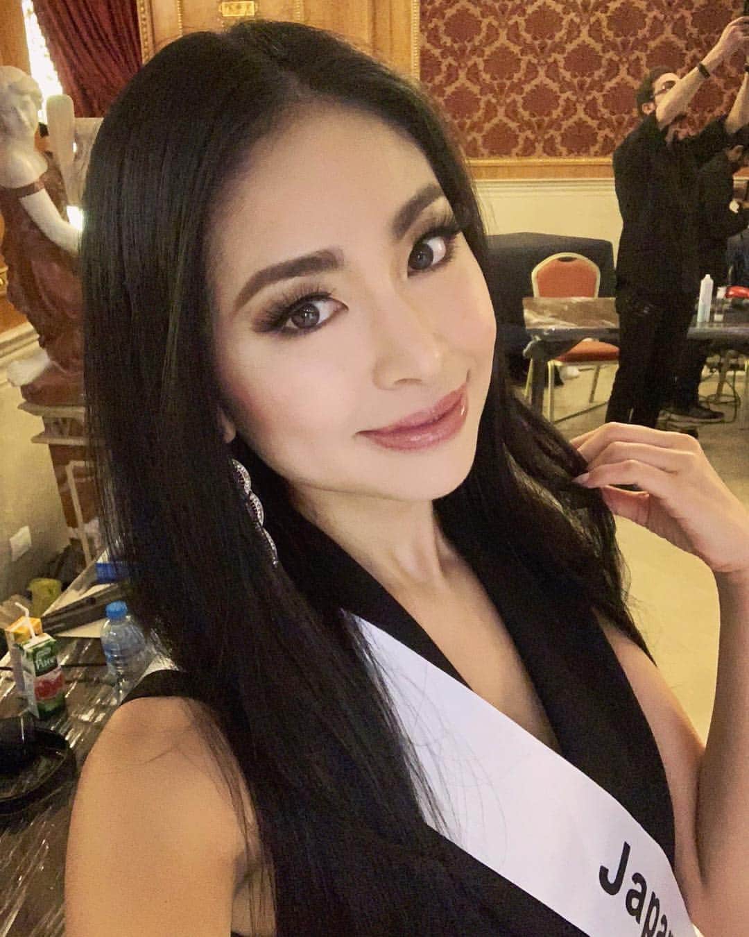 のインスタグラム：「Shooting! ✨🐫 ・ ・ #missecointernational #model #photoshoot #missjapan #ミスコン #ホテル #撮影 #hotel #luxury #ドレス #作品撮り #beautypageant #ミスコンテスト #almasahotel」