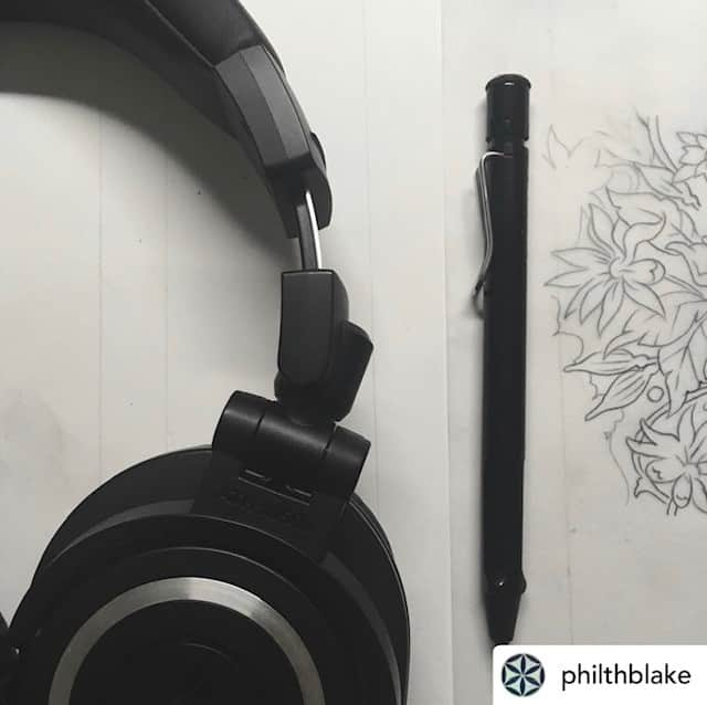 Audio-Technica USAさんのインスタグラム写真 - (Audio-Technica USAInstagram)「#FanPhotoFriday: Artists like @philthblake love our ATH-M50xBT wireless headphones because no wires get in the way of their creativity! . . . #Artists #Art #Creativity #AudioTechnica #ATHM50x #Headphones #M50x」3月16日 4時26分 - audiotechnicausa