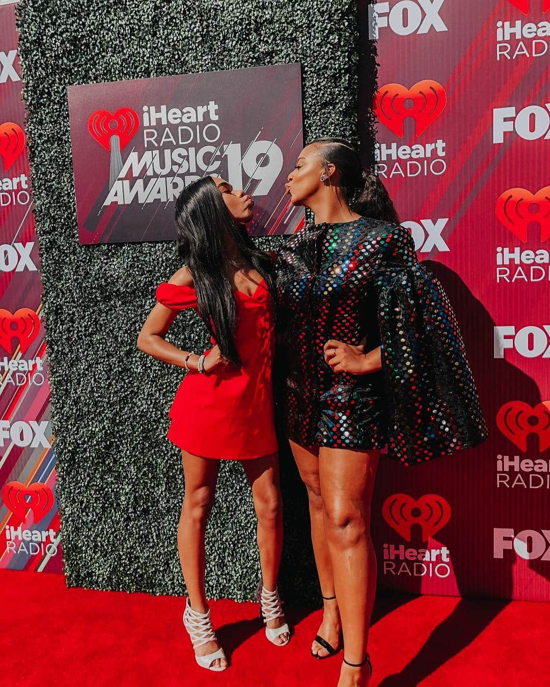 Nia Sioux Frazierさんのインスタグラム写真 - (Nia Sioux FrazierInstagram)「iHeart Awards recap ❤️Which pic is your fav? 1, 2, 3 or 4?」3月16日 4時33分 - niasioux