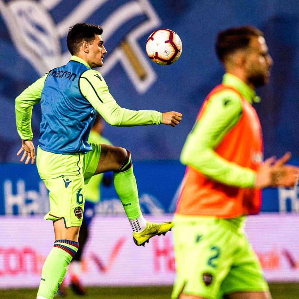 レバンテUDさんのインスタグラム写真 - (レバンテUDInstagram)「15 Minutos __ #OrgullGranota #MachoLevante #LevanteUD #futbol #football #RealSociedadLevante #LaLigaSantander #Laliga @betway_es @officialmacron @levantewagenvw @cocacola_esp @amstel_es @caixabank @baleariaferry」3月16日 4時46分 - levanteud